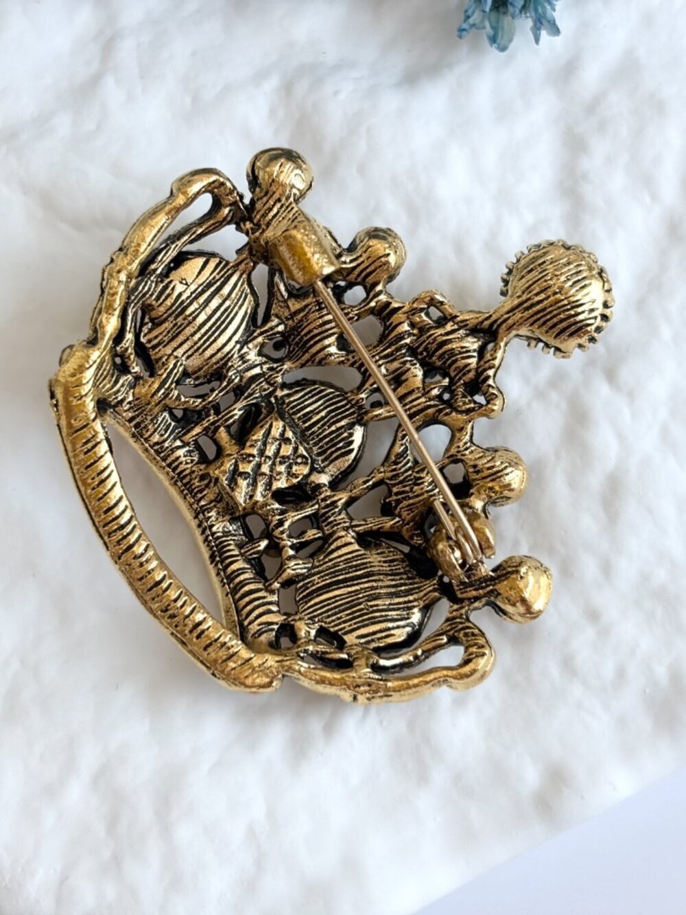 Crown Shaped Champagne Rhinestone Gold Toned Vintage Inspired Brooch | Pin - Picture 5 of 14